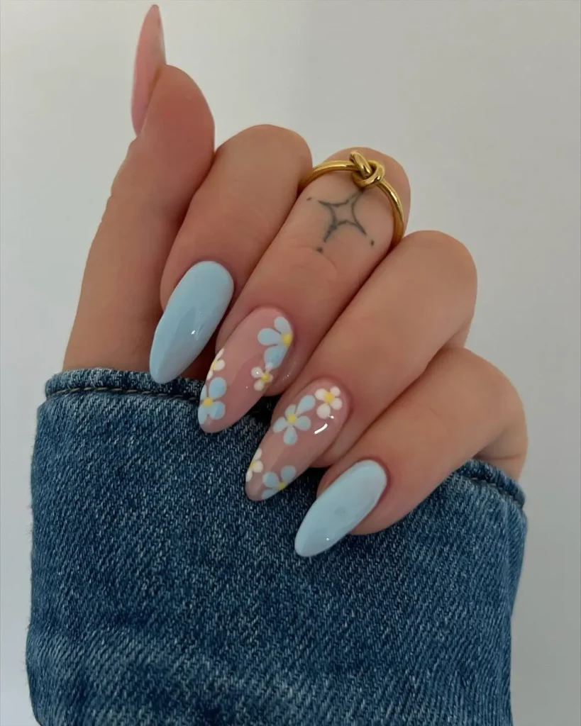 Baby Blue Daisy Chain Nails